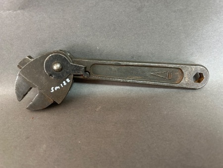 ^B Logo 200mm quick action wrench, 112P40K