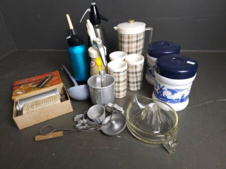 Mixed Retro Kitchenalia