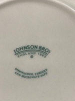 Johnson Bros England 8 Piece Dining set - 2