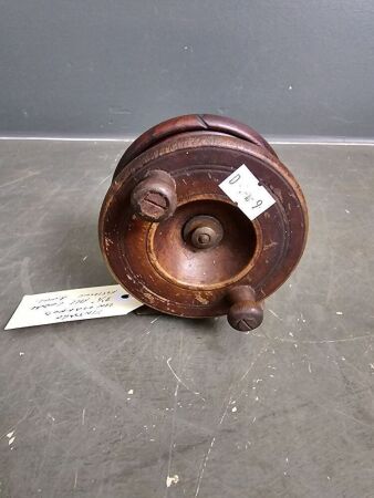 Vintage Unmarked 3 1/2 All Ceder Fishing Reel