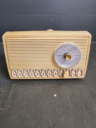 Vintage Kriesler Mantel Radio in Working Order Model 11-99