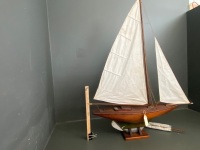 Hand Made Cedar Pond Yacht C.1942 - 3