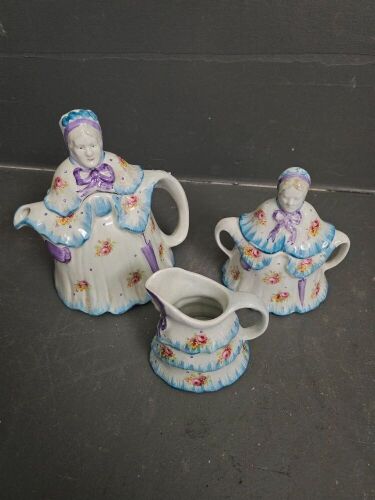 Little Old Lady Tea Set