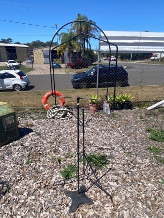 2 Cast Iron Standing Arch for Birdcage or Plants