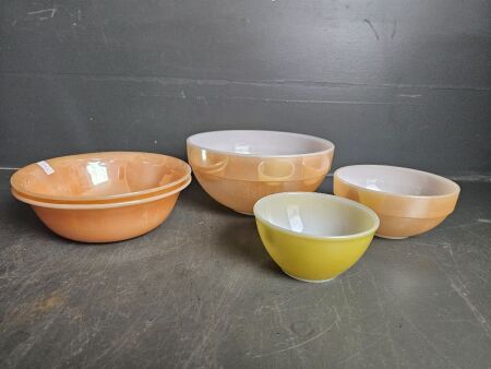 Selection Retro Fire King Bowls