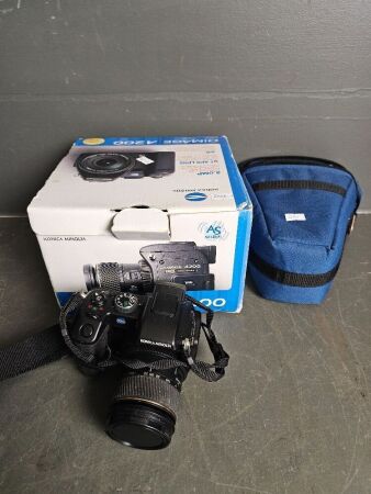 Konica Minolta Dimage A200 Camera and Camera Bag