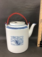 Large Blue & White Chinese Tea Pot with Dragon Decoration - 2
