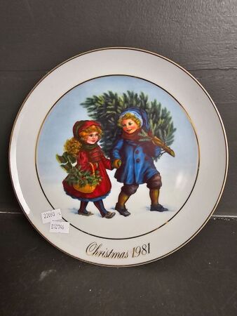 Christmas 1981 Avon Commemorative Plate