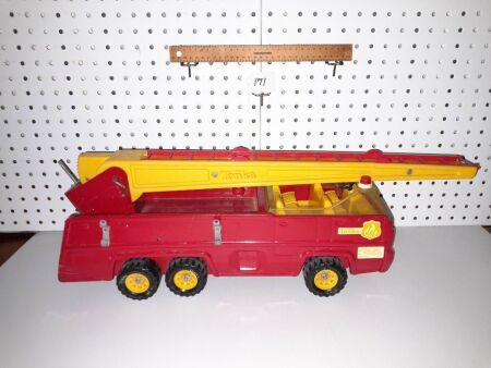 Vintage Metal Tonka Fire Truck, Extending/Rotating Ladder