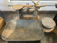 Metters Sydney Cast Iron Ballance Scales + 2 Weights - 3