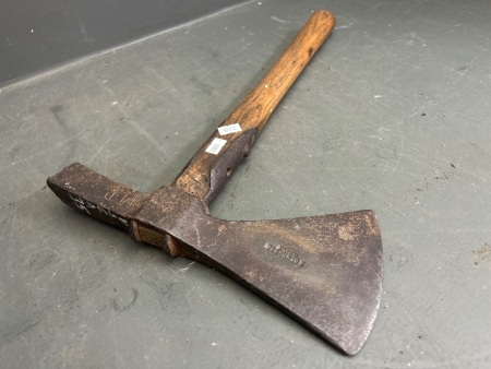 Pridholm Early srapped handle axe 275mm long with 115mm edge