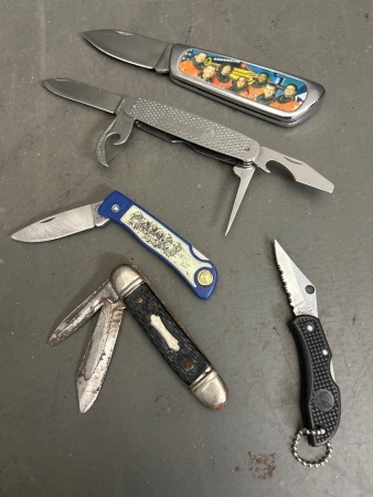 5 assorted pocket knives