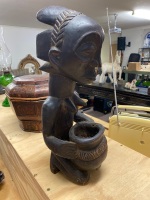 Tribal woman gatherer statue carved in dark wood - 2