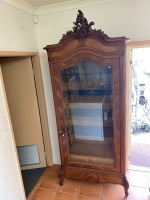 Louis XV French style walnut vitrine display cabinet  - 2