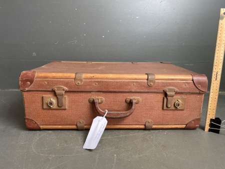 Vintage Pyramid Hicory Bound Travel Case