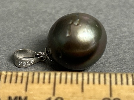 Sterling Silver pendant with Salt Water TAHITI Black Pearl