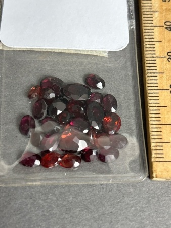 20 carats GARNET Gemstones