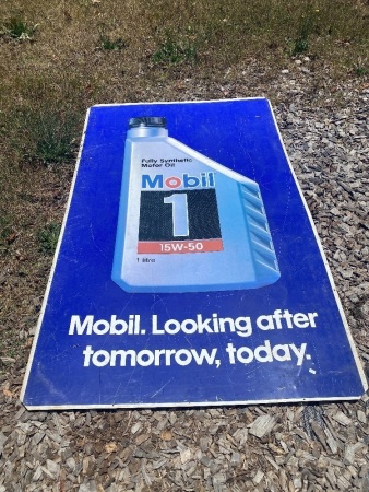 Large Metal Mobil Sign app 1840 x 1140