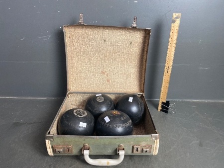 4 Vintage Lawn Bowls in Case