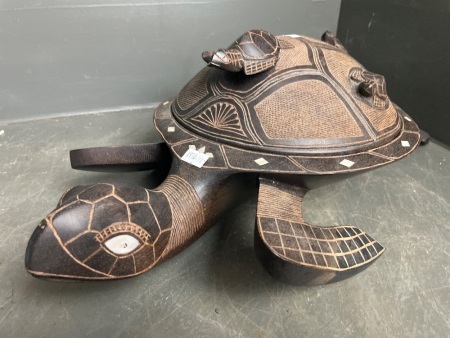 Hand carved Turtle with lid- large