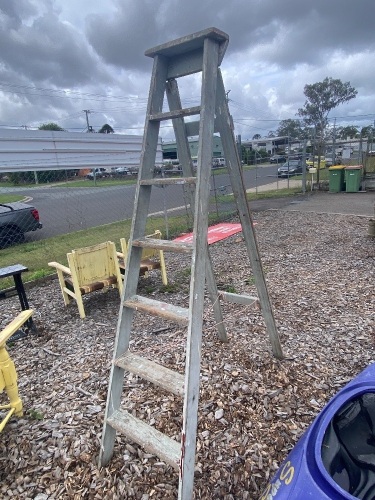 Wooden Step Ladder