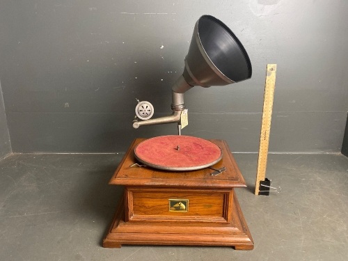 H.M.V Benchtop Timber 78 Gramophone