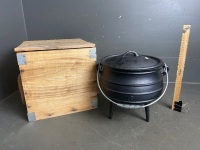 8 Ltr Adventure Ridge Potjie Pot on legs in Wooden Box