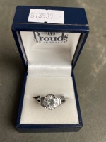 Solitaire dress ring stamped 925 - 2