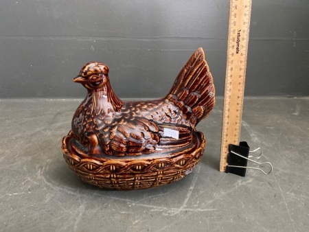 Portmeirion Size 2 Brown Ceramic Chicken Dish