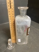 Tr. Quin.Amm Apothecary Bottle - marked Apr. 2, 1889 to base - 4