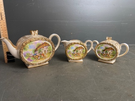 Vintage 1950s Sadler (Eng) 3 Piece Tea Set - Cottage and People Scene with Gold Trim