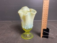 Fenton Uranium/Vaseline Snowdrop Vase - 2