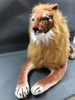 XL Plushy Lion Toy - 2