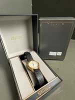 Ladies Seiko Quartz Watch with Roman Numerals and Leather Band (new battery) - 4