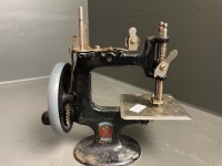 2 x miniature hand sewing machines - 4