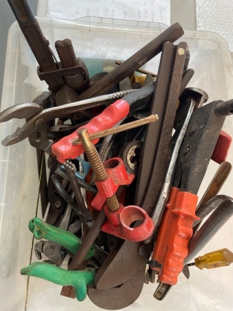 Tub of assorted tools 