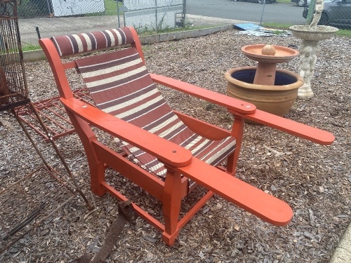 Excellent Condition Settlers Chair