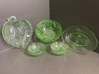 Qty green glassware 