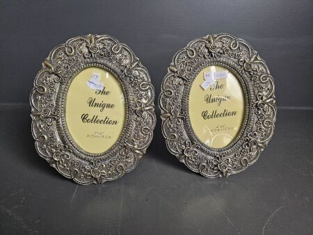 2 x The Unique Collection Oval Metal Sculptured Photo Frames