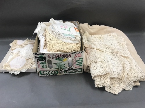 Box Lot of Linen & Lace inc. Tablecloths, Napkins, Doileys etc