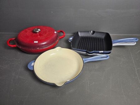 4 Crofton Cast Iron Cooking Pieces