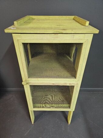 Vintage Country Look Pantry/meat safe