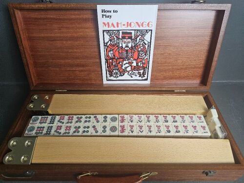 Dell Rossi Italy New Mahjong Set 