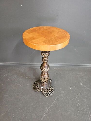 Graduated Brass Featured Table with Polished Wooden Top