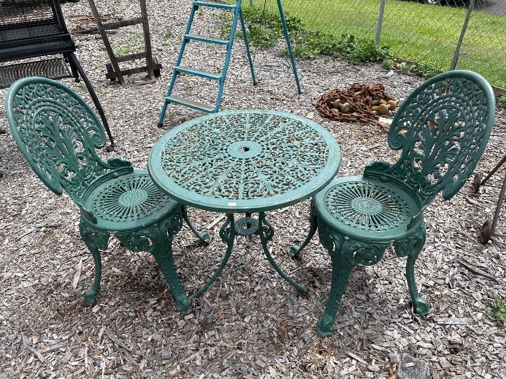 Heavy Cast Iron 3-Piece Outdoor Setting