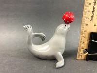 Villery & Boch Seal with Ball Figurine - 3