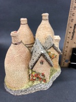 David Winter Midlands Collection The Bottle Kilns in Original Box - 2