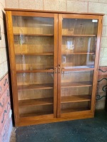 Lockable display case/ library unit