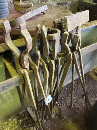 Various blacksmiths tongs