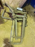 Qty large clamps